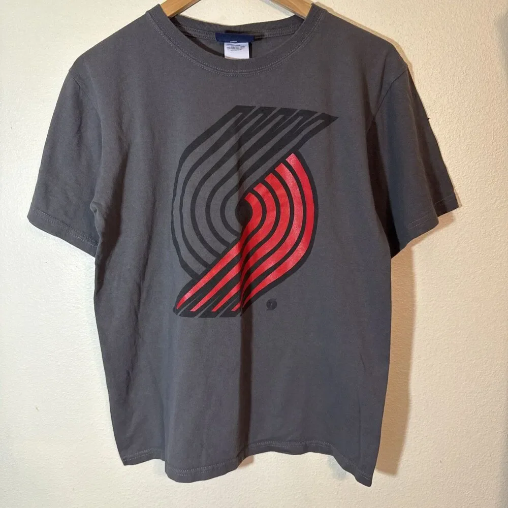 NBA Exclusive Boys Porltand Trail Blazers T Shirt - Size XL